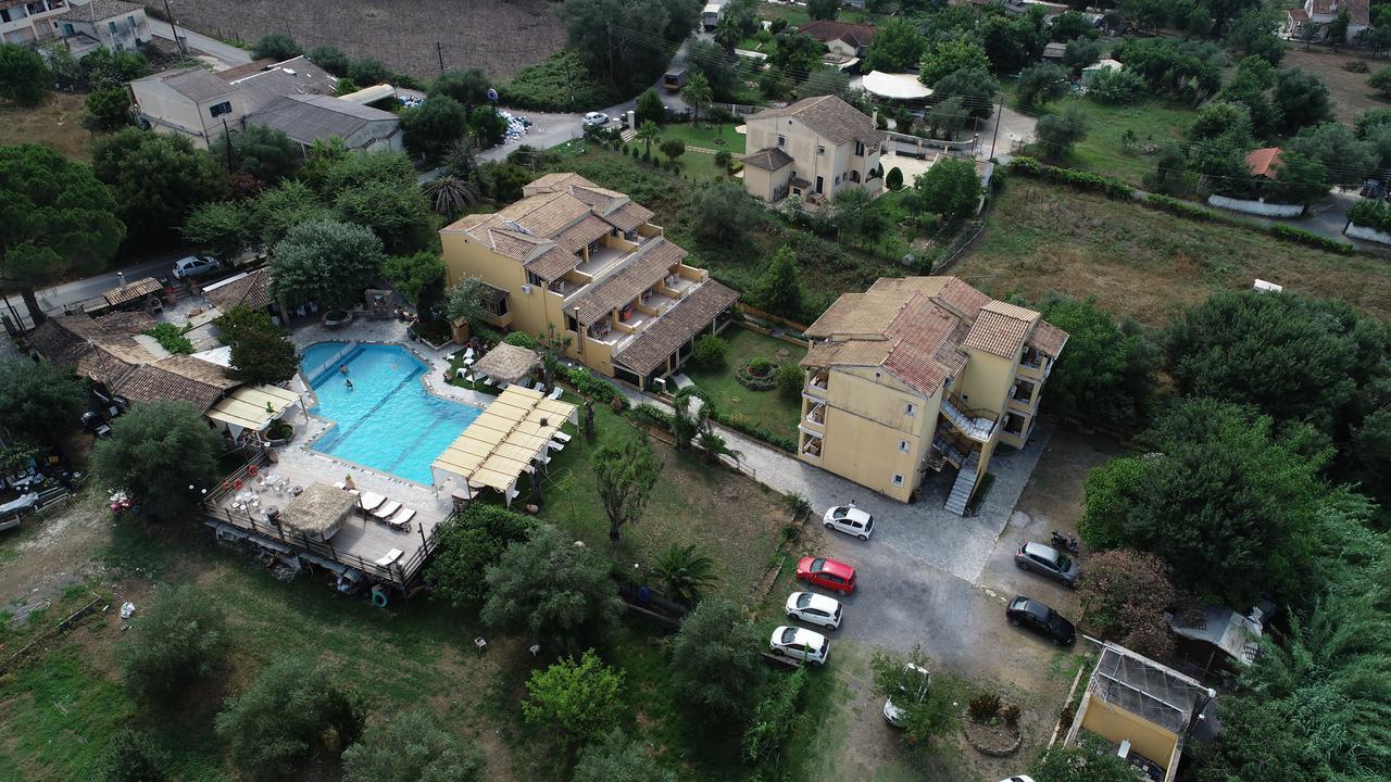 Spiti Nikos Aparthotel Danilia Exterior photo